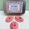 roze mutsen erotisch snoep in een aluminium blikje met ondeugend etiket